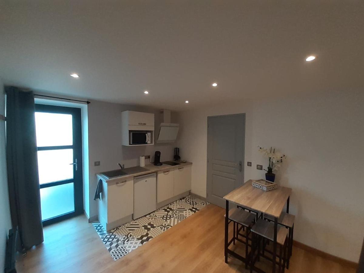Studio Le Menascle Saint-Georges-de-Luzencon Ngoại thất bức ảnh