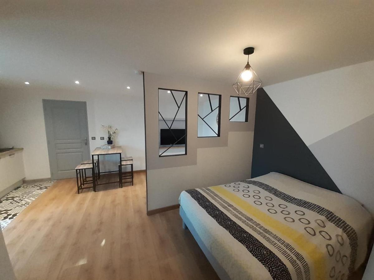 Studio Le Menascle Saint-Georges-de-Luzencon Ngoại thất bức ảnh